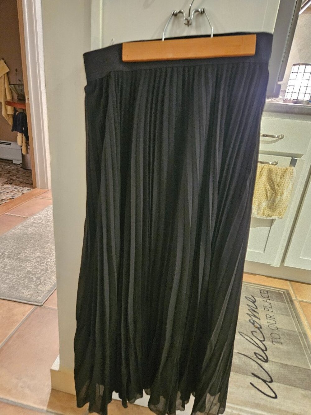 Tahari Black Pleated Skirt